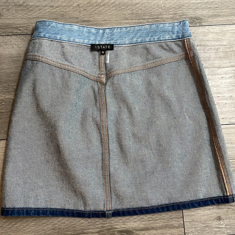 1. State, size 0, light and dark denim skirt, 100% cotton - Picture 6 of 7